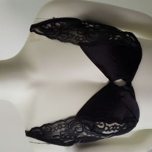 Victoria's Secret black lace bra. Vintage 1990s. Front Fastener.  36D?